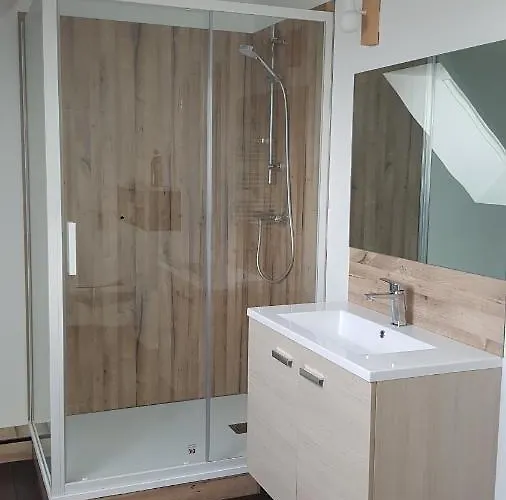 Granne De Lin Etage *